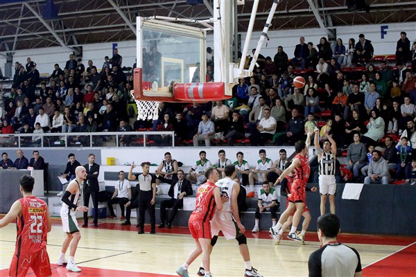 Sakarya Büyükşehir Basketbol Takımı, Teşvikiye Spor’u 82-77 mağlup etti<