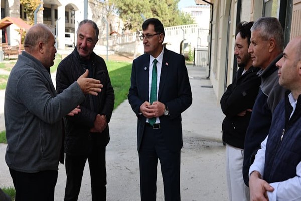 Başkan Kahveci, Çiniciler Çarşısı'nı ziyaret etti