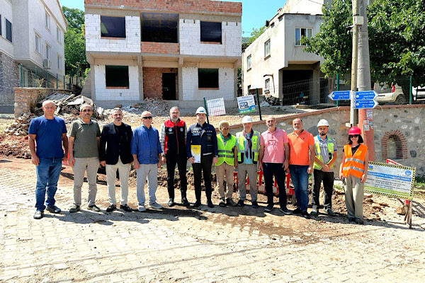 Başkan Erol, Burhaniye Mahallesi’nde doğalgaz çalışmalarını inceledi<