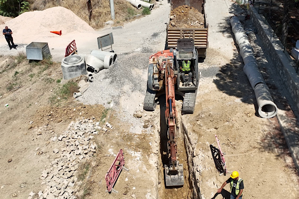 Gemlik'te altyapı çalışmaları sürüyor