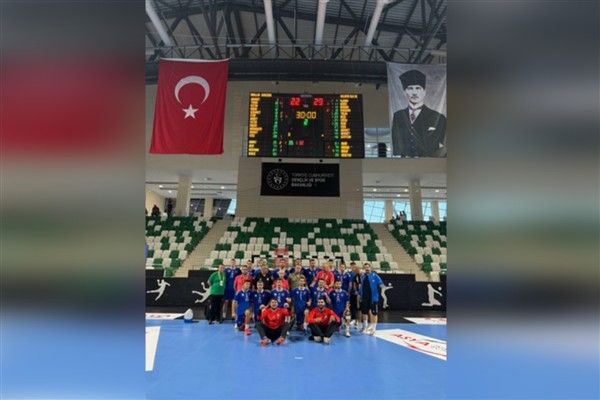 Nilüfer Belediyespor Erkek Hentbol Takımı, sezona galibiyetle başladı <