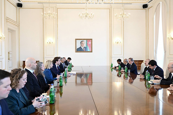 Aliyev, ABD Dışişleri Bakanlığı heyetini kabul etti<