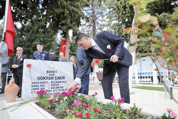 Aliağa’da Çanakkale Deniz Zaferi'nin 110. yıl dönümü kutlandı<