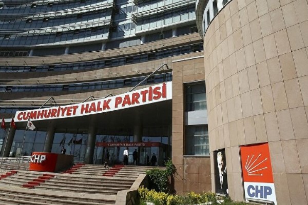 CHP'nin Cumhurbaşkanlığı adaylığı ön seçiminde oy kullanma işlemi başladı