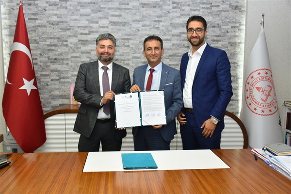 Karaman'da gençlerin gelişimine katkı sağlayacak protokol imzalandı<