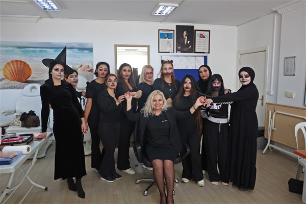 ATASEM kursiyerlerden korku filmi makyajı 