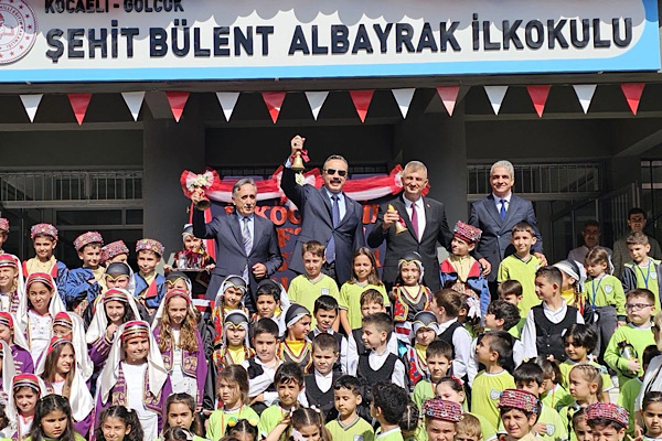 Gölcük’te 2026-2027 eğitim öğretim yılı törenle başladı