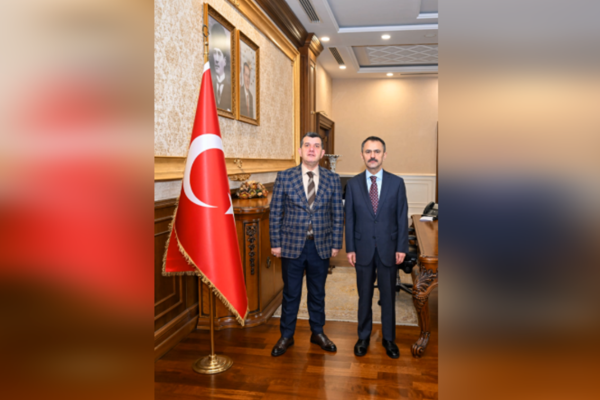 Koop-İş Sendikası Genel Başkan Danışmanı Çobanoğlu’ndan Vali Aktaş’a ziyaret<