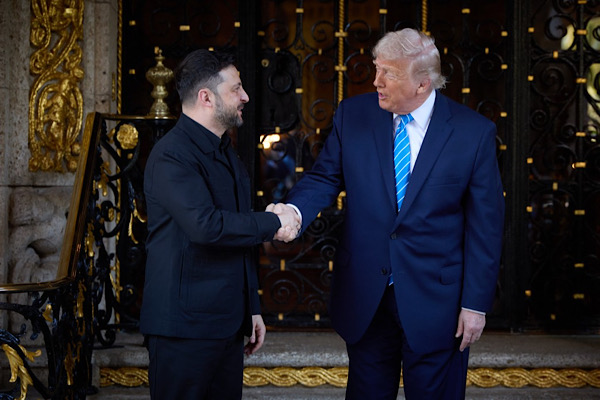 Zelenski ve Trump Florida'da bir araya geldi<