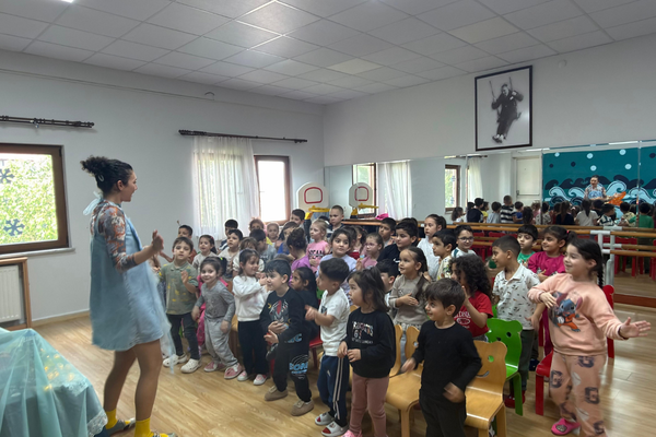 Es Çocuk Evi’nde İnteraktif Masal Tiyatrosu düzenlendi<