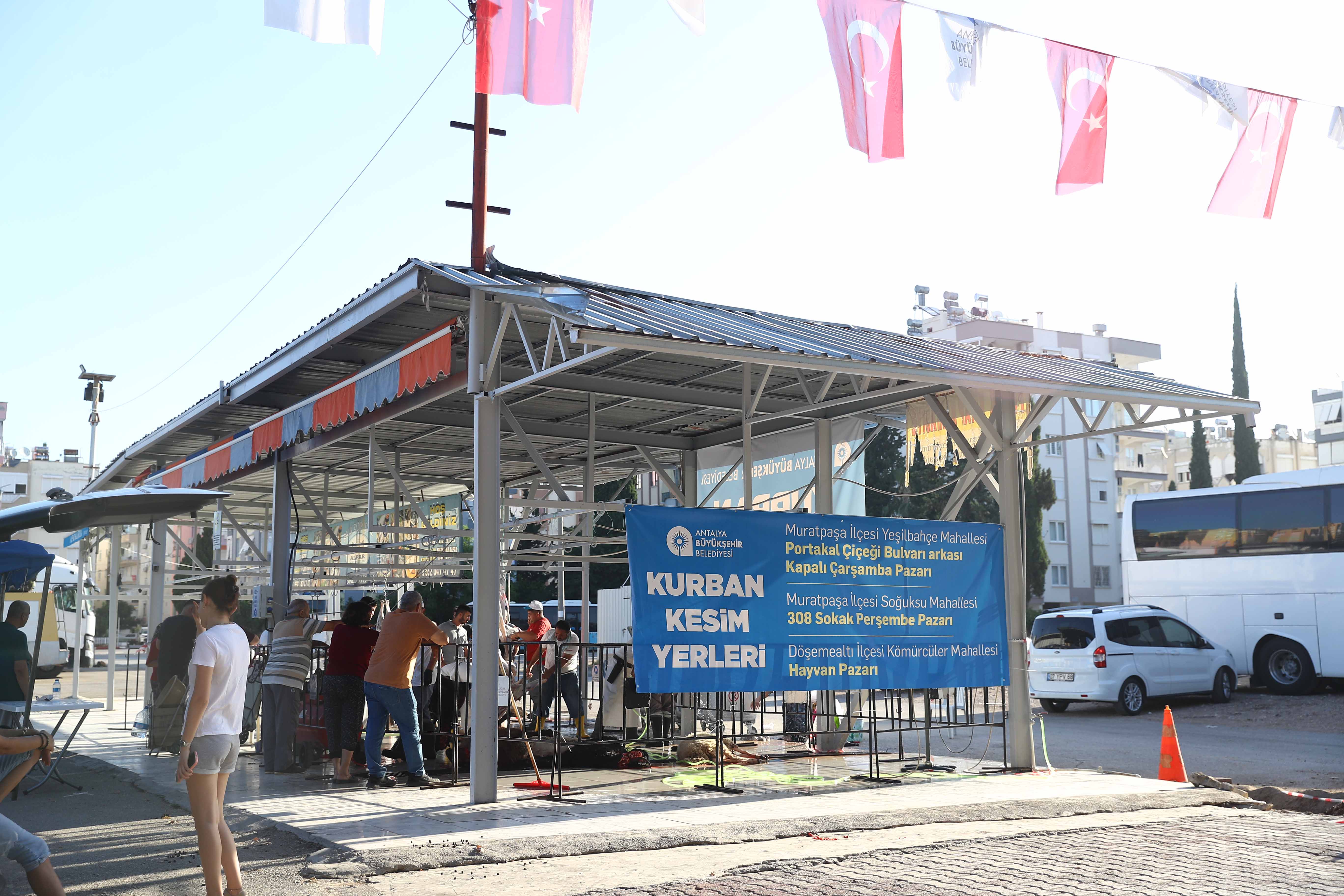 Antalya'da 3 noktada ücretsiz kurban kesim hizmeti verilecek