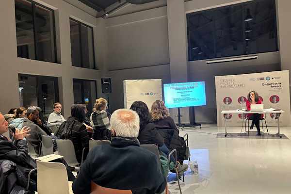 Nilüfer Felsefe Buluşmaları’nda “Feminist Etik Bakışla Distopyalarda Kadın” söyleşisi<