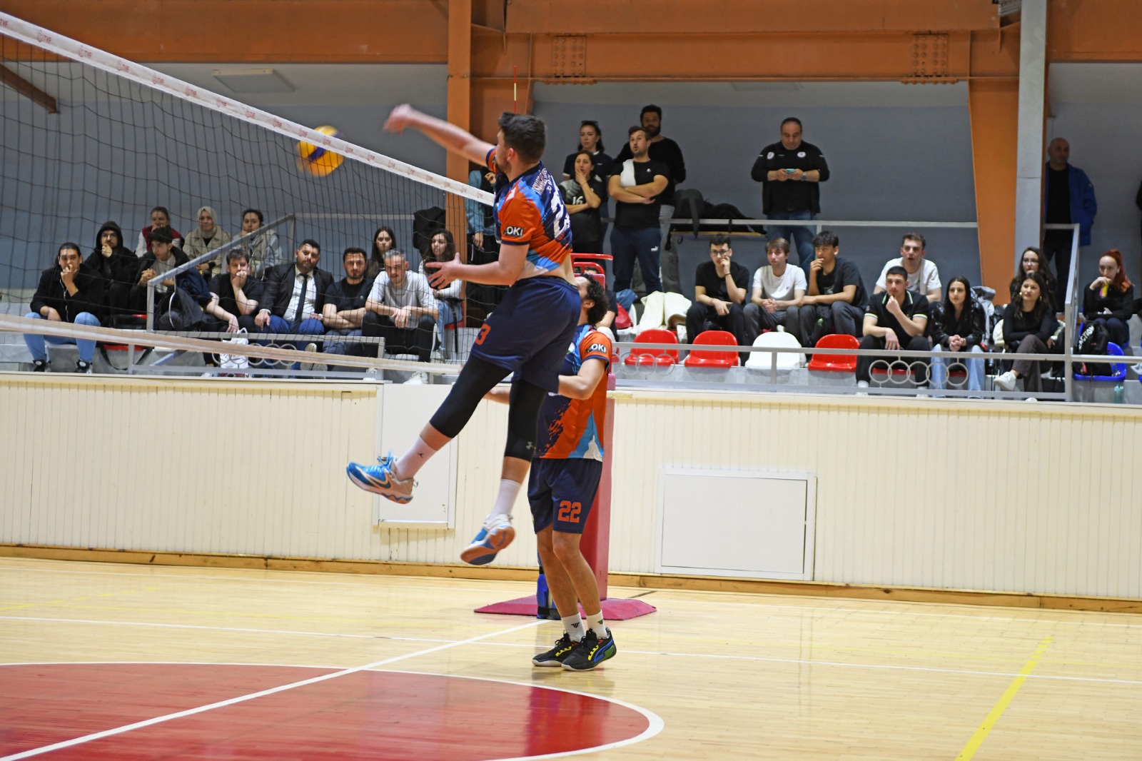 Osmangazi Belediyespor Voleybol Takımı 1. Lige yükseldi<