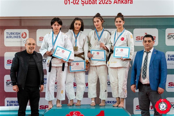 Ennur Çiftyıldız, Türkiye Judo Şampiyonası'nda gümüş madalya kazandı