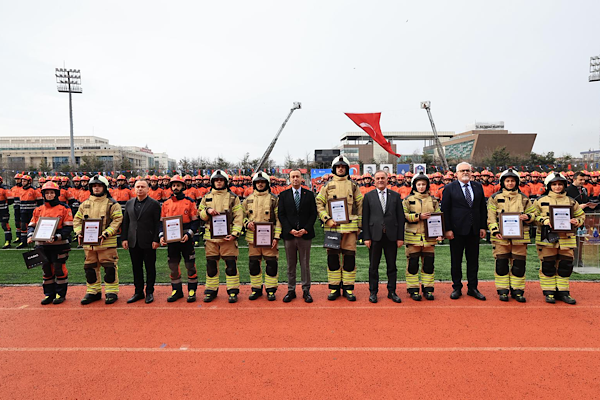 İBB’ye 578 yeni itfaiyeci katıldı