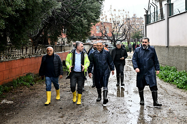 Başkan Uysal, selden etkilenen Gebizli Mahallesi’nde inceleme gerçekleştirdi<