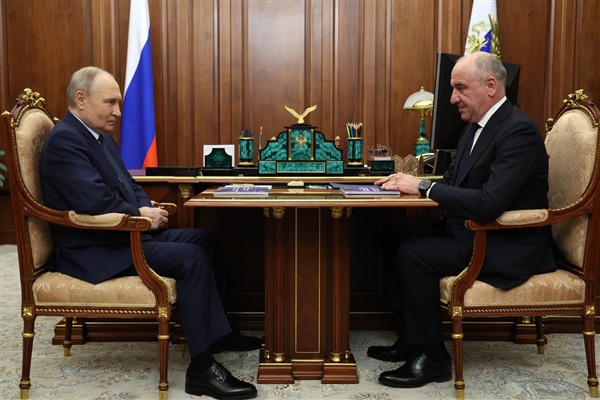 Putin, Karaçay-Çerkesya Cumhurbaşkanı Temrezov ile görüştü <