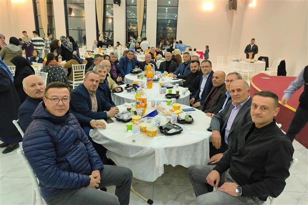 Derince’de STK iftarları devam ediyor<