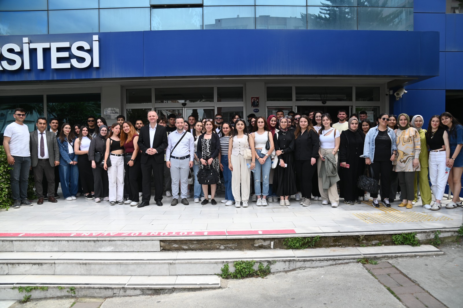Manisa Büyükşehir Belediyesi'nden öğrencilere kariyer desteği<
