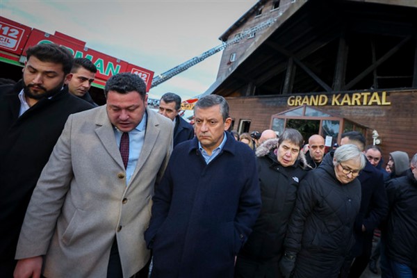 CHP Genel Başkanı Özel, Bolu Kartalkaya Kayak Merkezi'nde inceleme yaptı