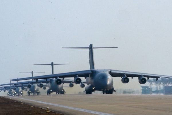Çin’in Y-20 ağır nakliye uçağı hizmette 10. yılını tamamladı<