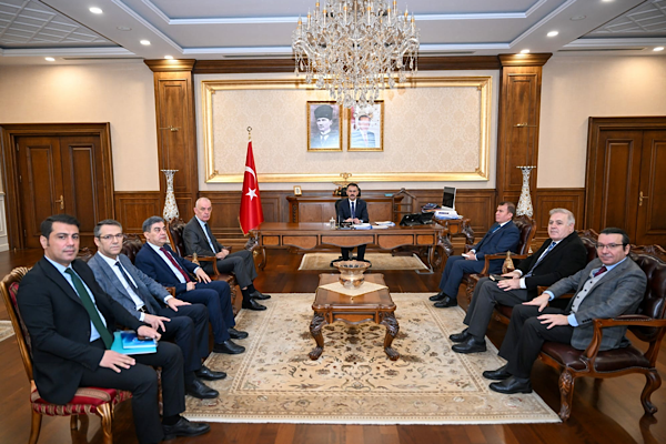 Kocaeli Valisi Aktaş, Vali Yardımcıları ile değerlendirme toplantısı yaptı<