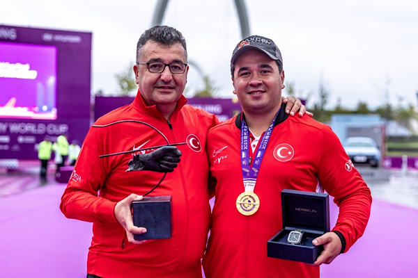 Büyükşehir okçusu Emircan Haney Dünya Şampiyonu oldu<
