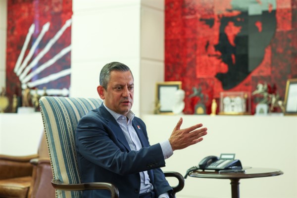 CHP Genel Başkanı Özel, İmamoğlu'nu ziyaret etti