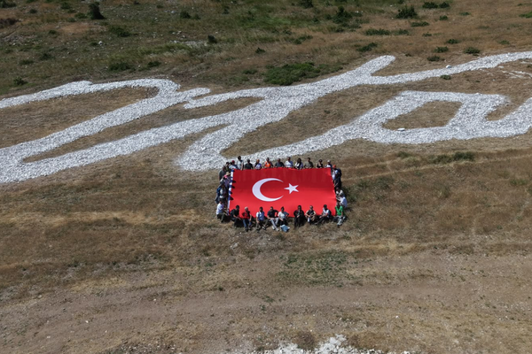 Gemlik Belediyesi’nden Atatürk imzasına yenileme çalışması<