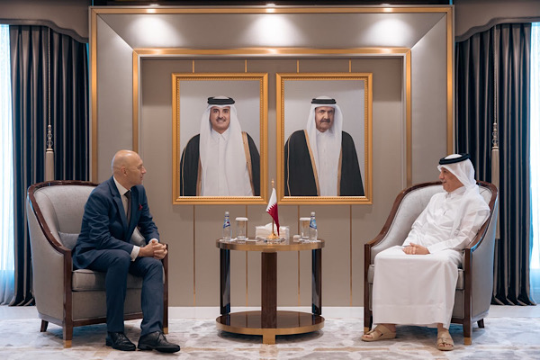 Al Muraikhi, Çekya'nın Doha Büyükelçisi Chalupecky ile görüştü<