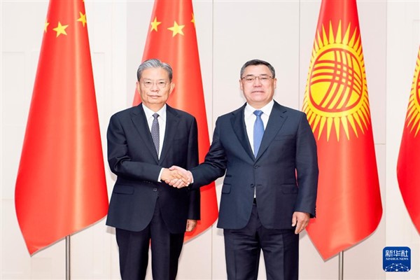 ÇUHM Daimi Komitesi Başkanı Zhao, Kırgızistan’ı ziyaret etti<