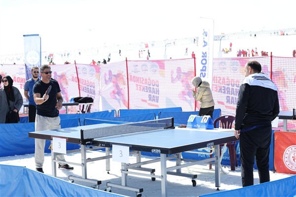 Büyükkılıç: Sporla gelişen, sporla güçlenen bir Kayseri için çalışıyoruz