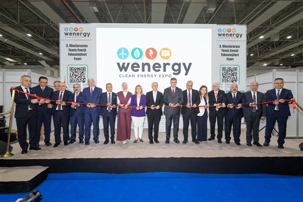 Başkan Tugay: İzmir enerjide Türkiye'nin başkenti olma yolunda ilerliyor<