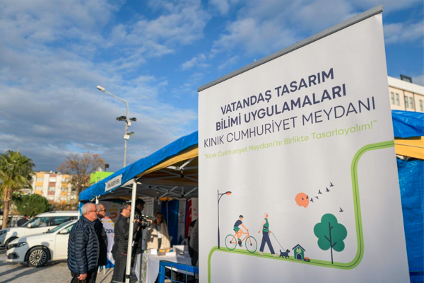 Kınık Cumhuriyet Meydanı düzenleniyor<