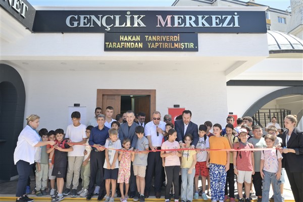 Esenyurt Hz. Ali Cami Diyanet Gençlik Merkezi açıldı<