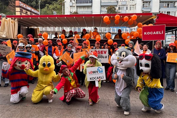 LÖSEV’den Kocaeli ve Sakarya’da farkındalık korteji<