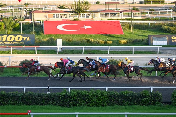 Yürüyen Köşk Koşusu gerçekleştirildi