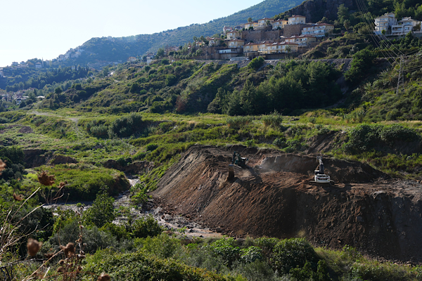 Alanya Benliler Deresi’nde heyelan riskine karşı çalışma başlatıldı