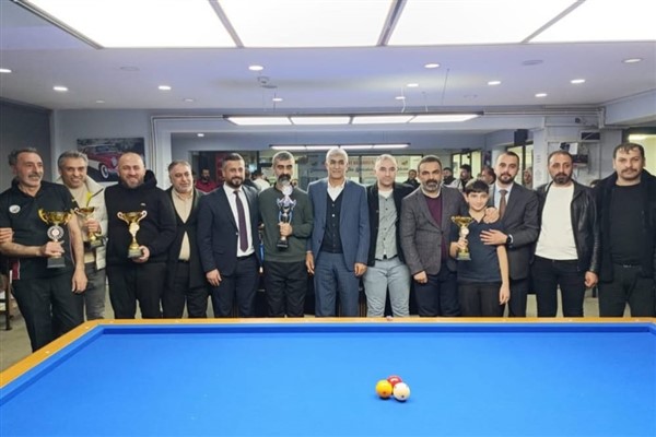 Bitlis’te 3 Bant Bilardo İl Birinciliği finali gerçekleşti<