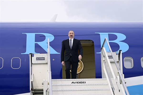 Azerbaycan Cumhurbaşkanı Aliyev, Tiran'da<