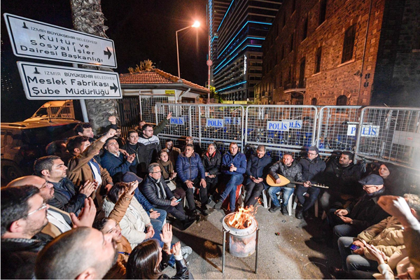 Meslek Fabrikası önünde nöbet sürüyor<