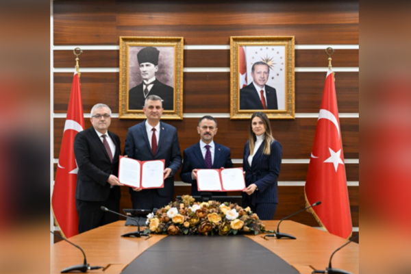 Gölcük’te yapılacak Aile Sağlığı Merkezi'ne ait protokol imzalandı<