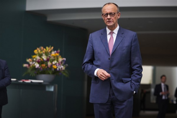 Merz: İran'ın nükleer programıyla ilgili bir anlaşmayı hızla müzakere etmesi gerekiyor<