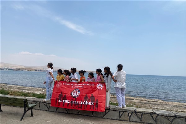 Devlet himayesindeki çocuklar Tatvan’da kültürel yolculuğa götürüldü<