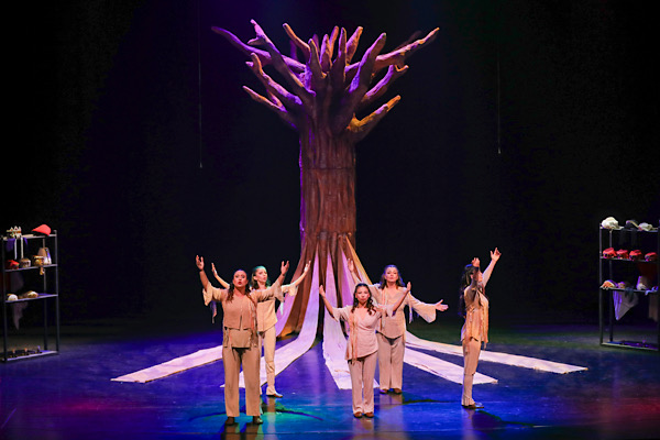 Mersin’de “Ben Anadolu” oyunu izleyiciyle buluştu