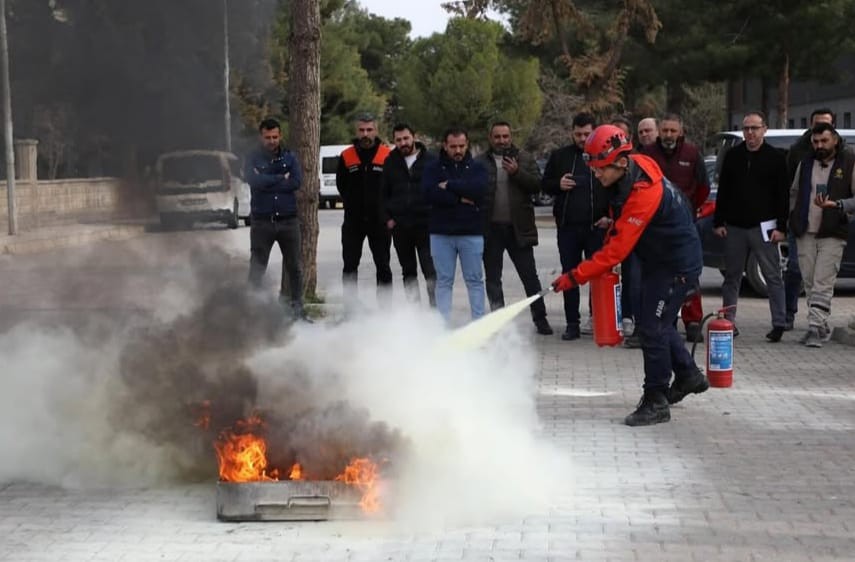 Mardin OSB'de yangın eğitimi ve tahliye tatbikatı düzenlendi<