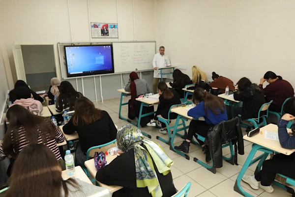 Genç KAYMEK 2026 LGS ve YKS sonuçlarında başarı elde etti<