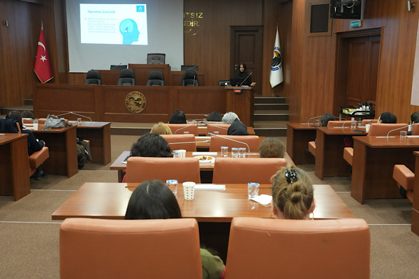 Kartal'da “Cam Tavan Sendromu” semineri düzenlendi