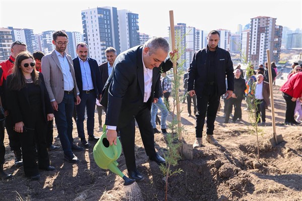 Milli Ağaçlandırma Günü’nde Keçiören’de fidanlar toprakla buluştu