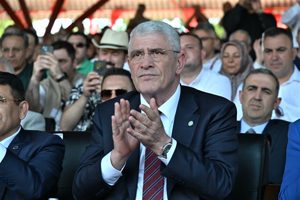 Dervişoğlu, Tarihi Kırkpınar Yağlı Güreşleri'ni takip etti<